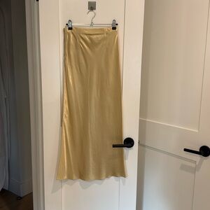 Vince yellow silk skirt. Great condition. Size xxs